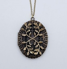 Vtg Gold Filigree Locket Pendant Necklace Leaf Vine Perfume Diffuser Scent Cage