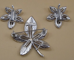 1960’s Sarah Coventry Ivy Leaf SIlver Tone Brooch & Clip Earrings Set