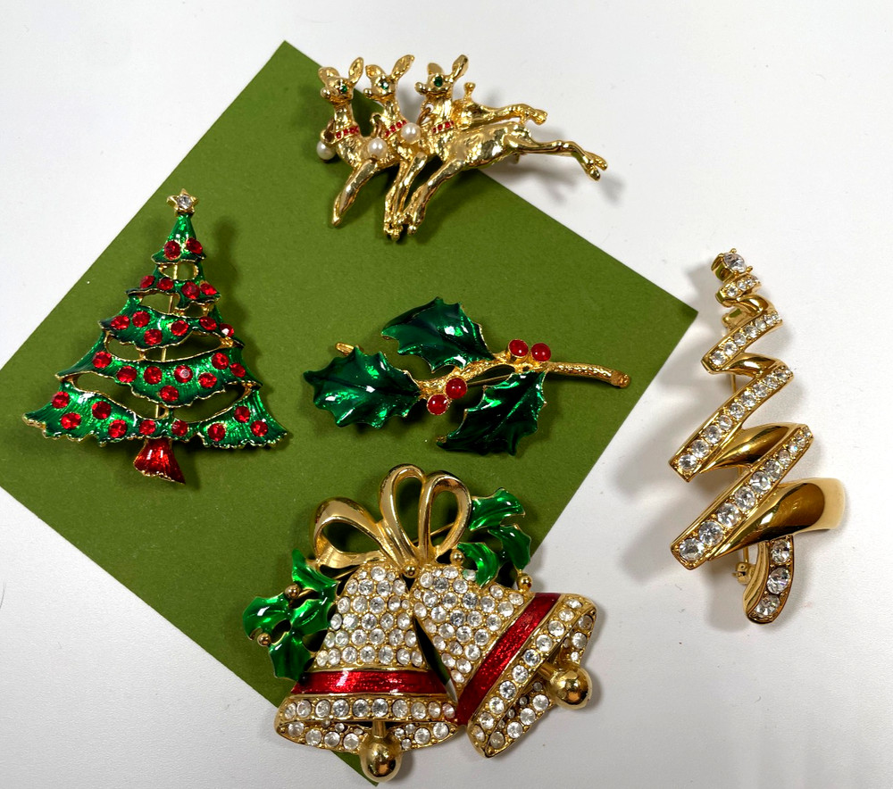 Vintage Christmas Brooch Reindeer Christmas Tree Rhinestone Bell Holly Lot of 5