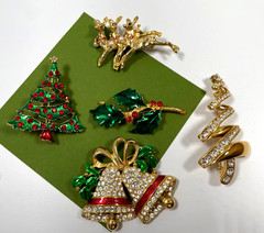 Vintage Christmas Brooch Reindeer Christmas Tree Rhinestone Bell Holly Lot of 5