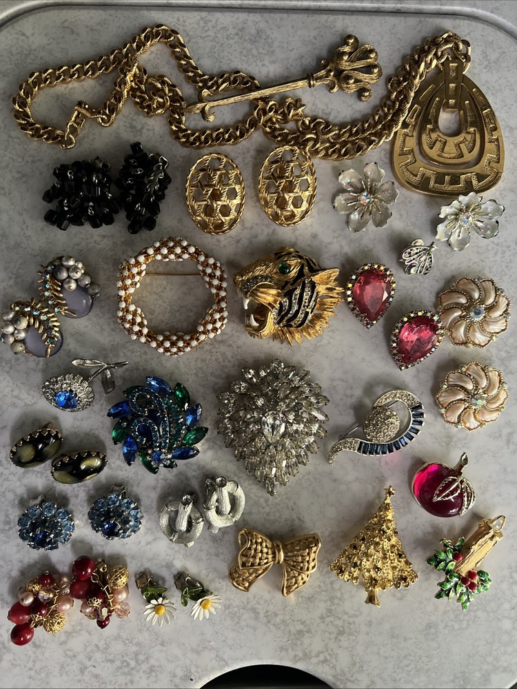 Vintage Rhinestone Jewelry Lot (Some High End Pieces) See Description
