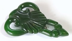Vintage (Antique?) Carved Dark Green Bakelite Dress Fur Clip 2.5″