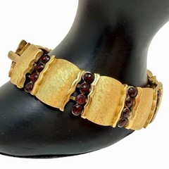 Vtg Trifari Brushed Gold Tone Panel Bracelet Faux Garnet Color Stones 1955–1969