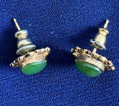 Vtg Set Green Onyx? Jade? Stud Earrings Gold Color Metal Filagree, “Dotty”