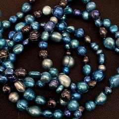 UNIQUE ESTATE VARIED DYED BLUE BAROQUE PEARL STRAND OPRA LENGTH NECKLACE 60”