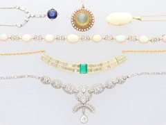 9.50Ct White Opal and 0.24Ct Diamond 15k Yellow Gold Necklace / Bracelet Set