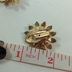 Vintage Signed Barclay Clip On Earrings Floral Flowers Sun Sunburst