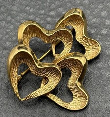 Vintage Rolled Gold Plate Triple Interlocking Hearts Brooch Pin Modernist