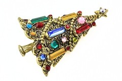 Astonishing Hollycraft Signed Multicolor Candle Christmas Tree Holiday Brooch