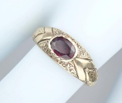 Pretty Antique Victorian Solid 9K Gold Garnet Floral Scroll Band Ring Size 5.25