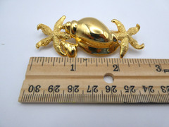 Vintage Casual Corner Starfish & Shell Goldtone Brooch 3″