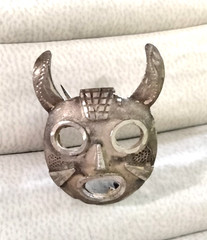 Vintage Sterling Silver Tribal Horned Diety Mask Brooch (111 – 2652)