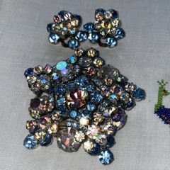 Vintage Juliana “BOOK PIECE” AB Crystal Starburst Brooch & Clip Earrings #1355