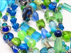 Vintage Necklace Blue Green Beaded Crystal Art Glass D5382