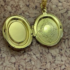 Vintage Style ROSE Cameo Locket Pendant Necklace Roman Woman Gold Tone Valentine