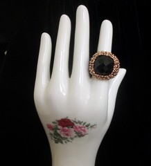 Vintage Avon Cocktail Ring Gold Tone Textured Pebble Black