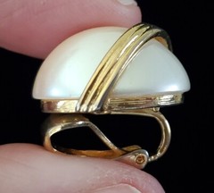 Gold-tone Faux Pearl Cabochon .75″