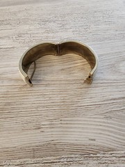 Rare Vintage Goldtone Metal White Enamel Security Chain Clip On Bangle Bracelet