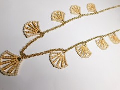 White Peach Acrylic Rhinestone Gold Tone Metal Fan Dangle Chain Necklace Vintage