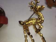 Estate Find VINTAGE Jewelry Lot UNSEARCHED, UNTESTED , THRIFT DONATIONS AS IS