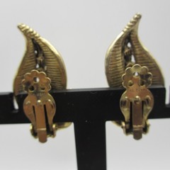 Vtg Climber Earrings Suffragette Colors Rhinestone Textured Gold Tone Clip Ons