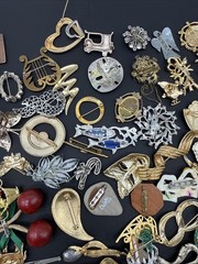 Lot Of 140 Brooches Pins – Many Signed – Silver Gold Tone Wholesale Resell J108a