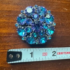Vintage Rare Weiss Iridescent Color Changing Blue Purple Rhinestone Brooch Signe