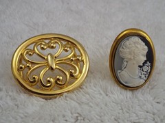 2pcs Scarf Rings Goldtone Filigree & Cameo Lady (J50)