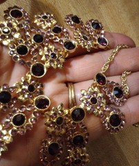 Burgundy Crystal Rhinestone Bib Statement Necklace Gold Tone 18-20″ Cocktail VGC