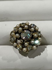 vintage ring size 7 faux pearls adjusts estate jewelry Some Band Wear