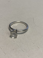 Vintage Uncas Mfg CoFaux Diamond Ring Engagement Solitaire Brilliant / Size 8