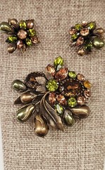 RARE Vtg REGENCY Moss, Topaz & Olivine Flower Designer Brooch & Earring Set!