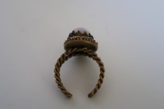 Vtg pink polished stone cabochon brass tone braided open band adjustable ring