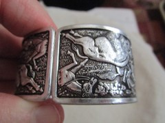 VTG Hinged Aluminum Clamper bracelet Buffalo Hunt Native OCT25-4