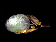 VTG AUSTRIA Molded Aqua Glass Berry Green Marquis Crystal Leaves FRUIT BROOCH
