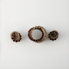 Jewelry Set Of 3 Gold Tone Ruby Stones Pin Back Brooch Clip On Earrings VTG