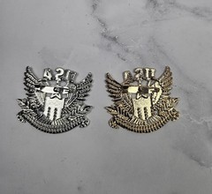 2x – USA Flag & Eagle Brooches American Patriotic Pin, 1 Gold & 1 Silver Toned
