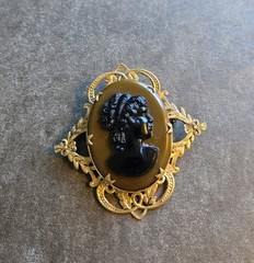 Vintage Black Comeo Brown Back Ground Brass Frame & pin Jewelry
