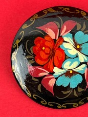 Vintage Wood Hand Paint Russian Lacquer Red Blue Floral Flower 2″ Brooch Pin