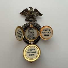 Locket Eagle Military Four Photo Brooch Pin Folding Military Themed Vintage