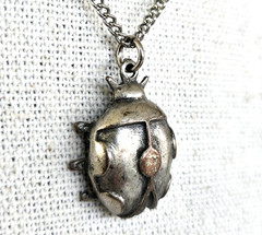 Vintage Ladybug Silver Tone Pendant Necklace 16″ Curb Link Chain