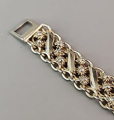 Vintage Etched Chain Bracelet Gold Tone Rosettes 6.25″