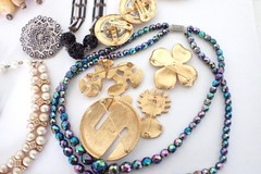Vintage Jewelry Lot 21 Pc Necklaces Brooches Earrings Trifari Deco MOP Glass