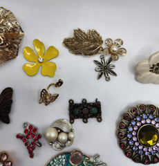 Flower Craft Jewelry Pieces Junk Drawer 30 Different Pieces