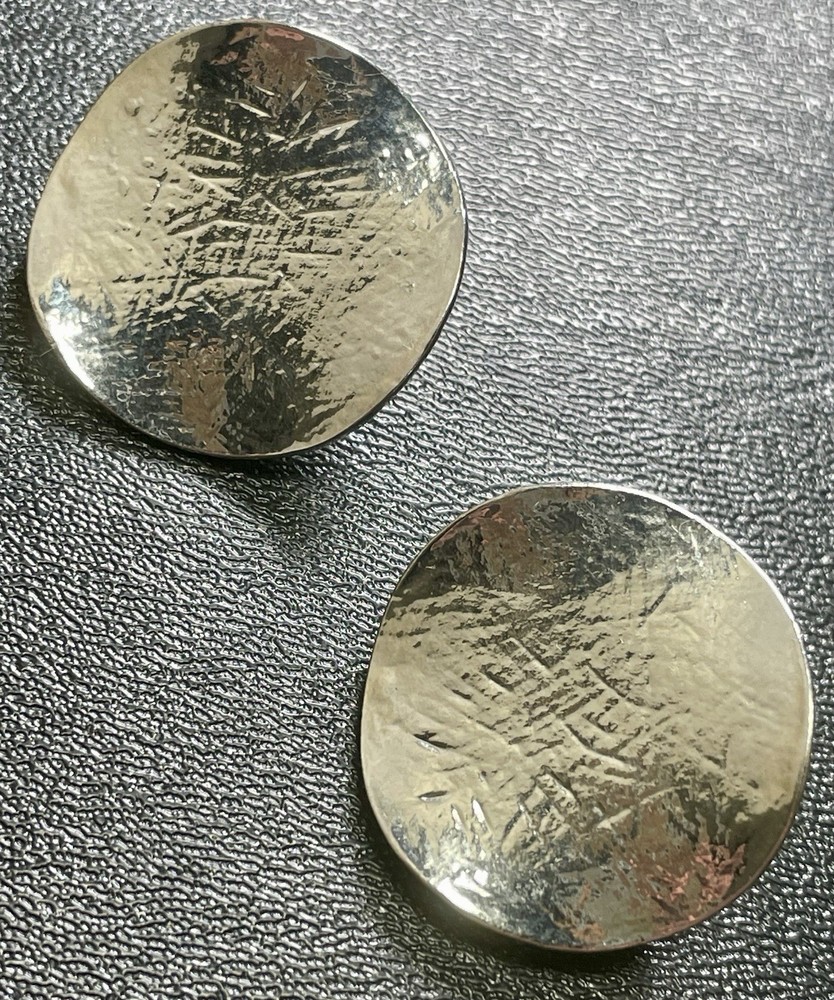 Vintage 1.2” Round Wavy Silver Tone Textured Metal Clip Earrings