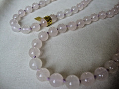 VINTAGE 1980s HAND STRUNG HAND KNOTTED 8mm ROSE QUARTZ 30″ ENDLESS BEAD NECKLACE
