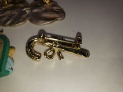 Estate Find VINTAGE Jewelry Lot UNSEARCHED, UNTESTED , THRIFT DONATIONS AS IS