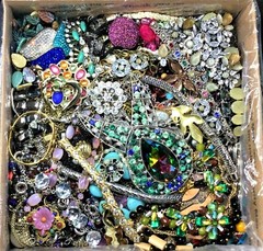 FREE SHIP Vintage Now Jewelry 5 Lb Lot Junk Harvest DIY Rhinestone Brooch Chains