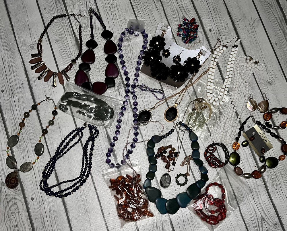 Vintage Jewelry Lot 3lb Exactly as Pictured Costume Jewelry & Regular Large bead