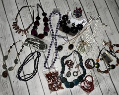 Vintage Jewelry Lot 3lb Exactly as Pictured Costume Jewelry & Regular Large bead